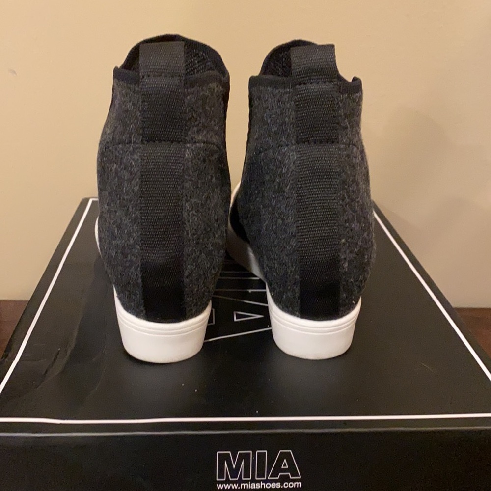 MIA Hidden Wedge Sneakers - Picture 5 of 8